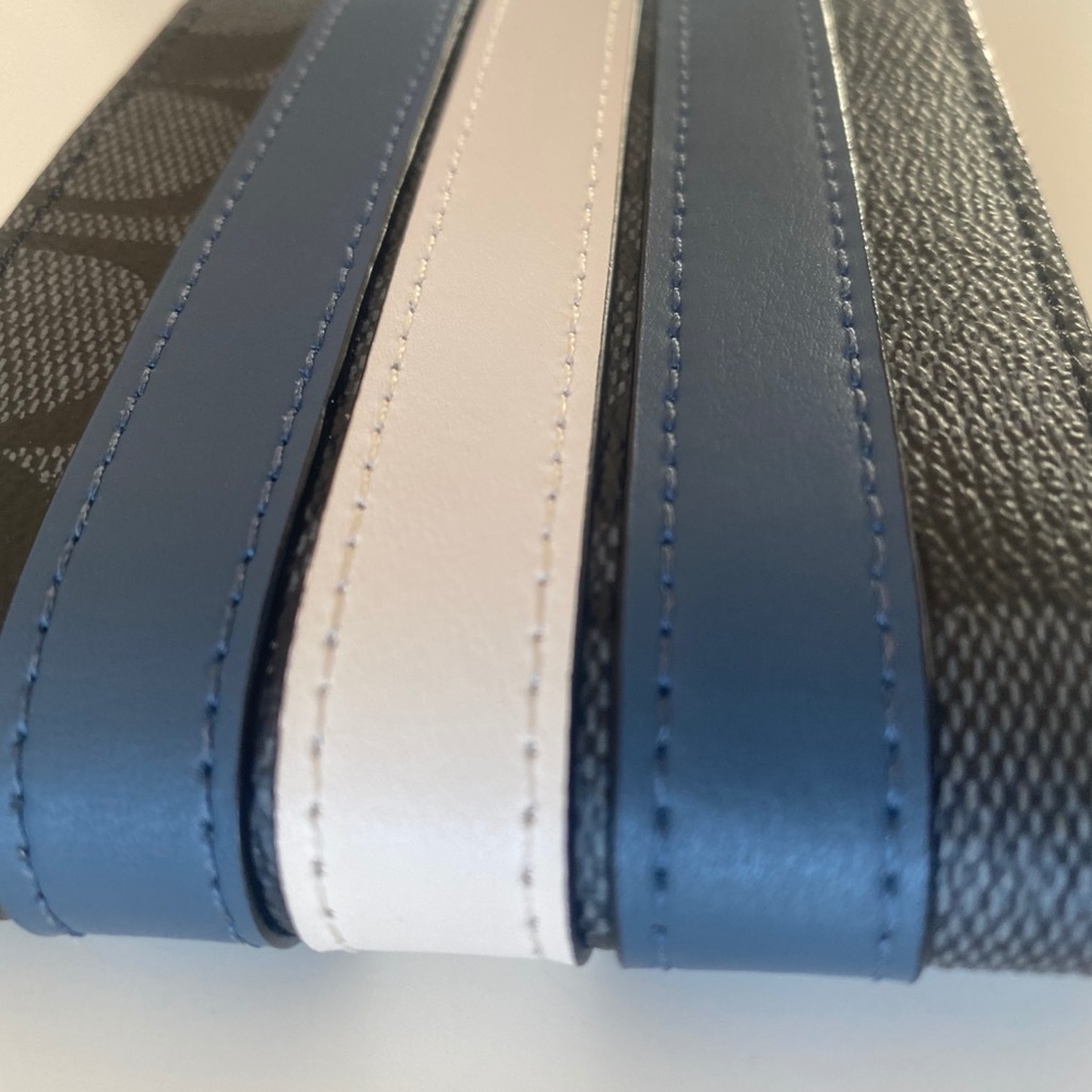 NWT Billfold Wallet Signature Varsity Stripe 3004 - Picture 4 of 9
